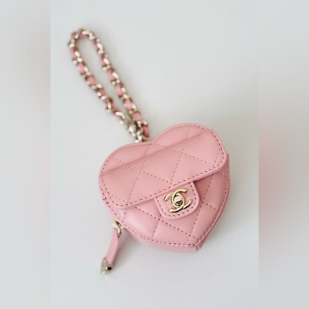 Chanel 25B light pink quilted lambskin mini heart bag charm brand new full set